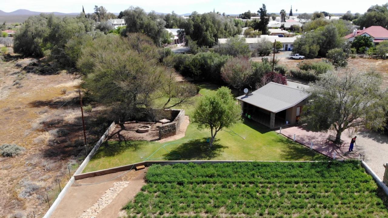 Tarantula Guest House Calvinia Exterior foto